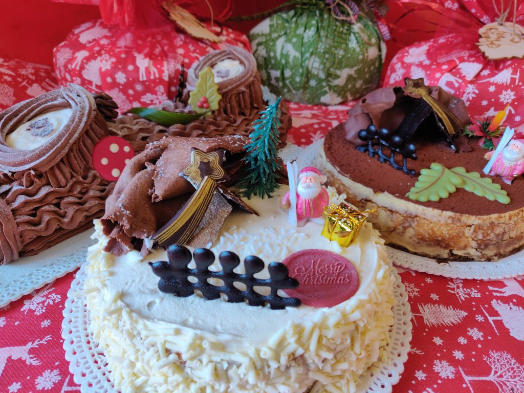 Pasticceria Il Grillo, pasticceria tipica Fiorentina in Campi Bisenzio. Rinfreschi, Salati, Dolci, Pastine, Caffetteria, Schiacciata alla fiorentina, prodotti tipici fiorentini, Bar - Casette Natalizie